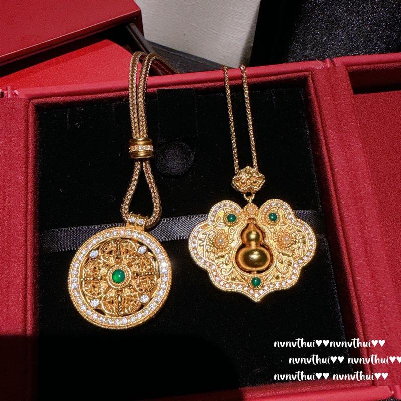 Product Introduction of Ancient gold chiseled carved window compass necklace, new Chinese style plated 18K goldFilial diamond pestle zircon ring 17