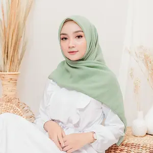 Bella Square Bahan Polycotton Hijab Segi Empat Kerudung Segiempat Terbaru Jilbab Segi Empat Polos Poliester Merah Muslim