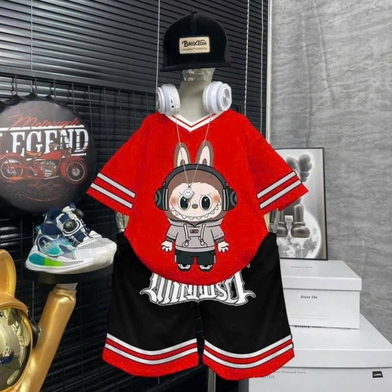 Set bộ quần áo dành cho bé trai 14-45kg mẫu KẺ LABU. Chất liệu thoáng mát. In hình LABUBU hot hit. D25