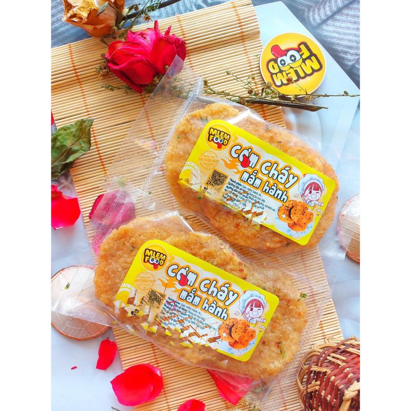 1 gói cơm cháy mắm hành 3 miếng giòn thơm nhà Mlem food.