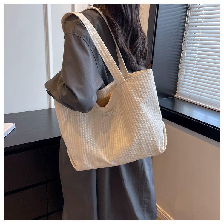 Product Introduction of Túi Tote Sức Chứa Lớn, Thời Trang Phong Cách Hàn Quốc, Túi Tote Đeo Vai Đơn Giản, Thích Hợp Cho Sinh Viên Đại Học Và Phụ Nữ, Phong Cách Ins, 2024 Bag Chữ Nhật 9