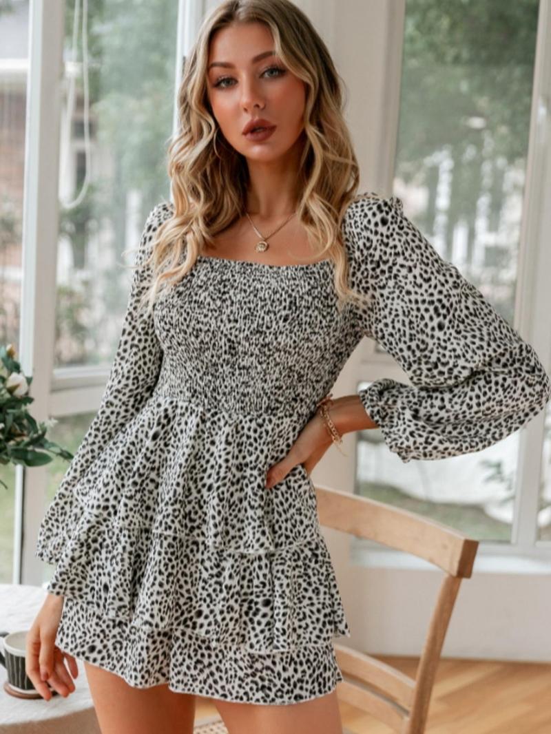 Product Introduction of Women's Leopard Print Long Sleeve Romper, Casual Fashion Square Neck Romper for Daily Outdoor Wear, Ladies Clothes for All Seasons 1
