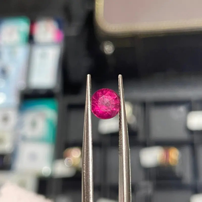 Đá quý Tourmaline hồng đậm. Tự nhiên, không xử lý 1
