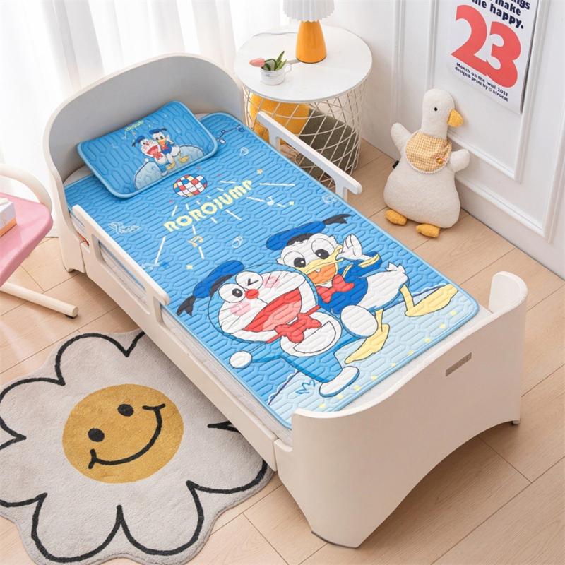 (TẶNG KÈM GỐI) Chiếu Điều Hoà Cao Su Non Tặng Kèm Gối Cho Bé In Hình 5D Kem nệm đa sắc Gối Ngủ