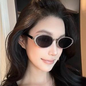 Kính râm hình Bầu Dục Chất liệu Đồng dành cho nữ, Kính râm nữ tính với gọng Nhỏ Thời trang, Cảm Giác Cao Cấp