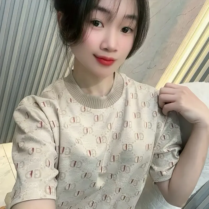 Áo Phông Gờ Cê Hoạ Tiết Dập Vân Logo Đính Đá Hottrend Nam Nữ