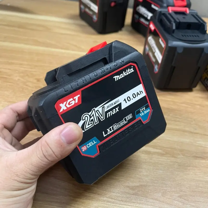 Pin đóng makita 20 cell 5s4p- 21V có đèn led báo pin, pin chân phổ thông 4cm, dung lượng 10.000 mah 1