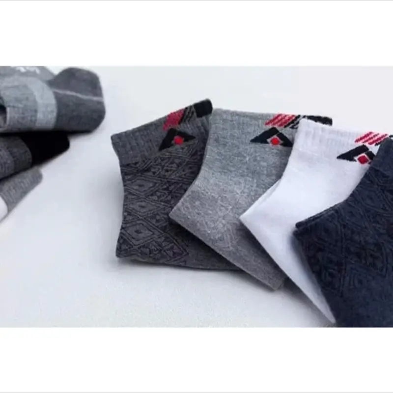 Combo 10 đôi Tất nam cổ ngắn mix 5 màu, cổ cao 1 màu, cổ cao nhiều màu   tất phù hợp cho size từ 37-43 tất co giãn tốt, thoáng khí thấm hút mồ hôi tốt 1