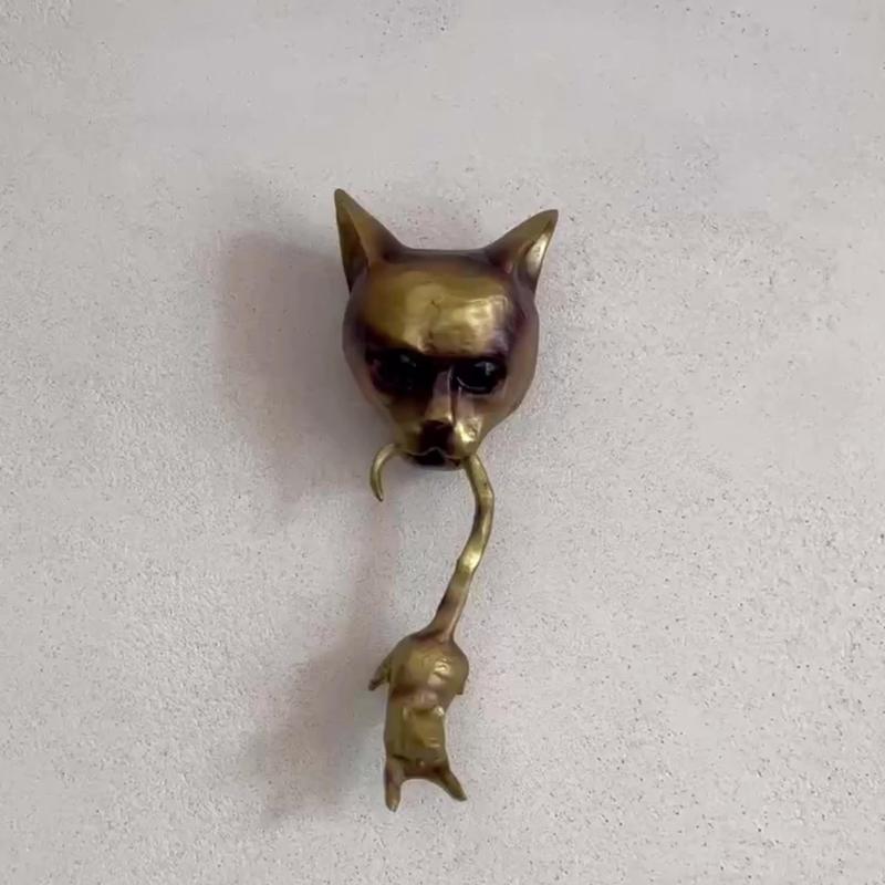 Product Introduction of Cat & Mouse Design Door Handle Decoration, 1 Count Resin Door Handle Hanging Ornament, Home Decor for Living Room Bedroom Hotel Dormitory 13