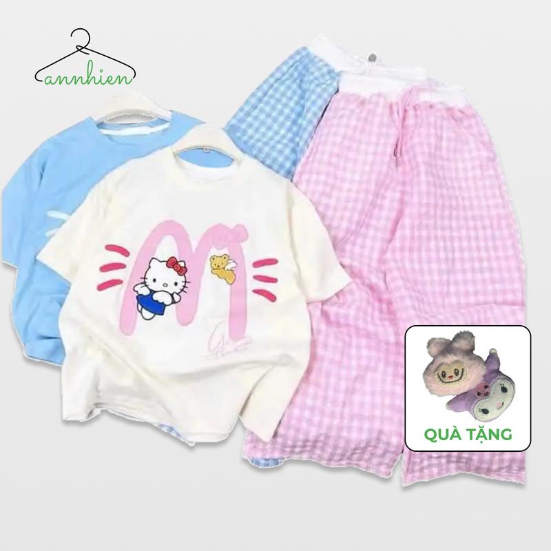 COMBO 2 MÀU (Tặng mặt gấu bông) Set đồ quần dài áo thun cho bé gái (Họa tiết HELLO KITTY quần ô vuông 2 màu) vải mềm mịn đáng yêu Size 9-45kg
