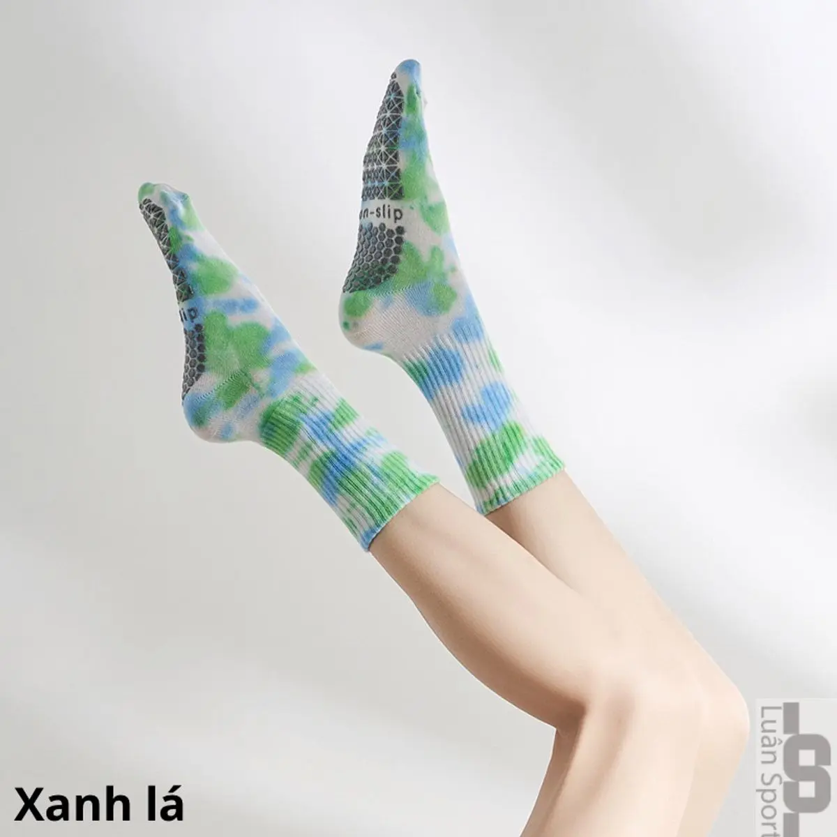 Tất/ vớ cao cổ chống trượt tập yoga, pilate