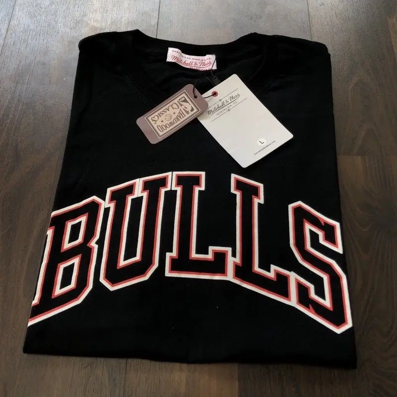 kaos Bulls lengan pendek hitam Mitchell ness