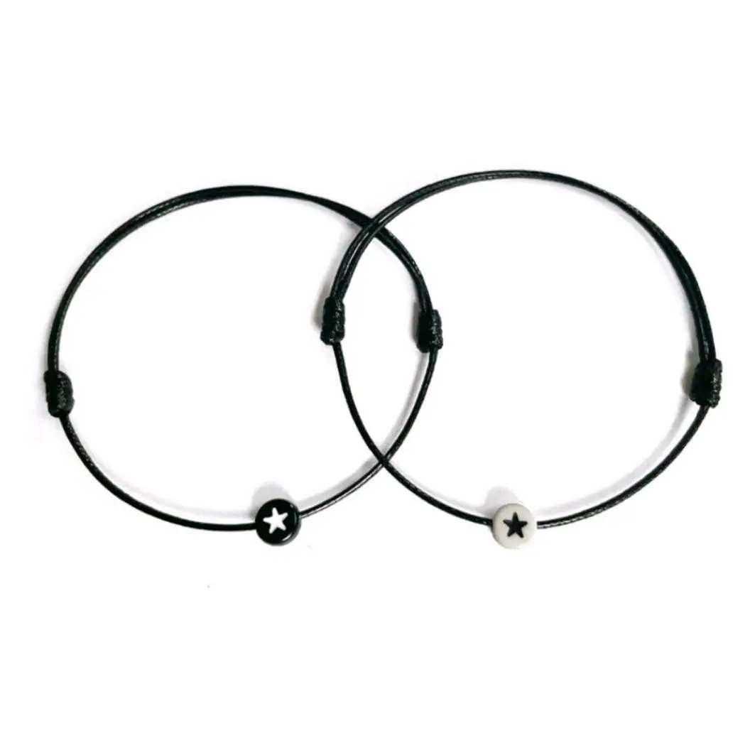Sepasang gelang Couple Manik Bintang Hitam dan Putih Glow in The Dark Simpel bergaya Korea