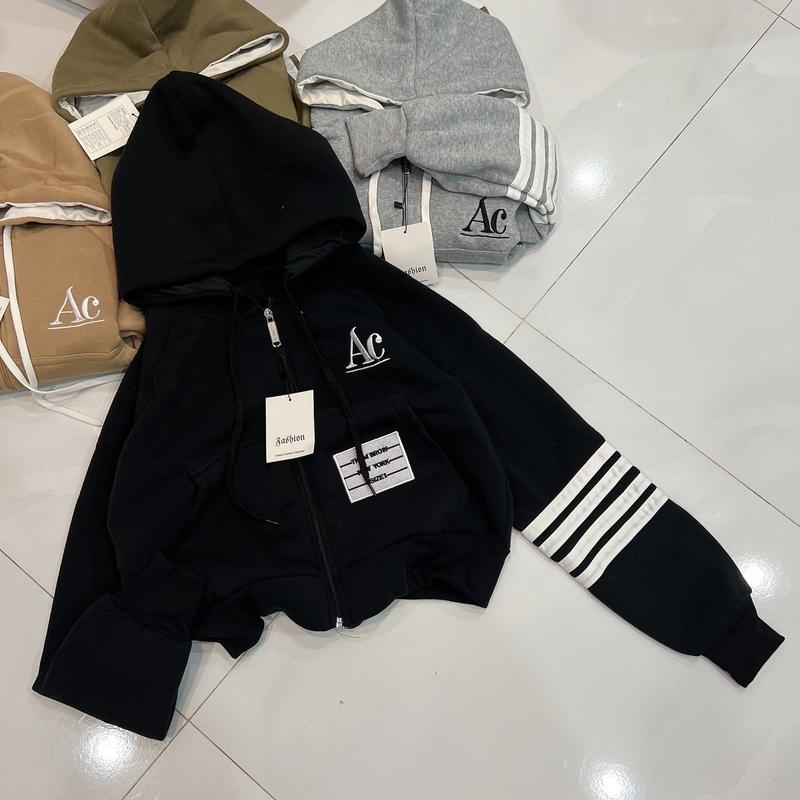 ÁO KHOÁC THÊU CHỮ AC,3 TÚI,CÓ NÓN