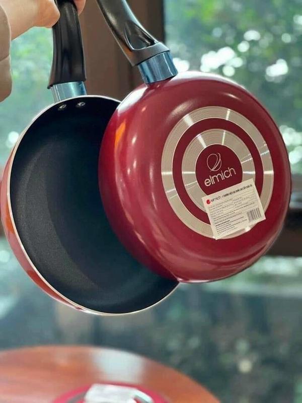 Chảo chống dính Elmich EL-4001824LY 24cm giao màu ngẫu nhiên 0