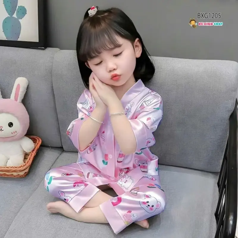 Bộ pijama cho bé gái từ 9-35 kg, màu sắc bắt mắt, chất liệu vải cotton.