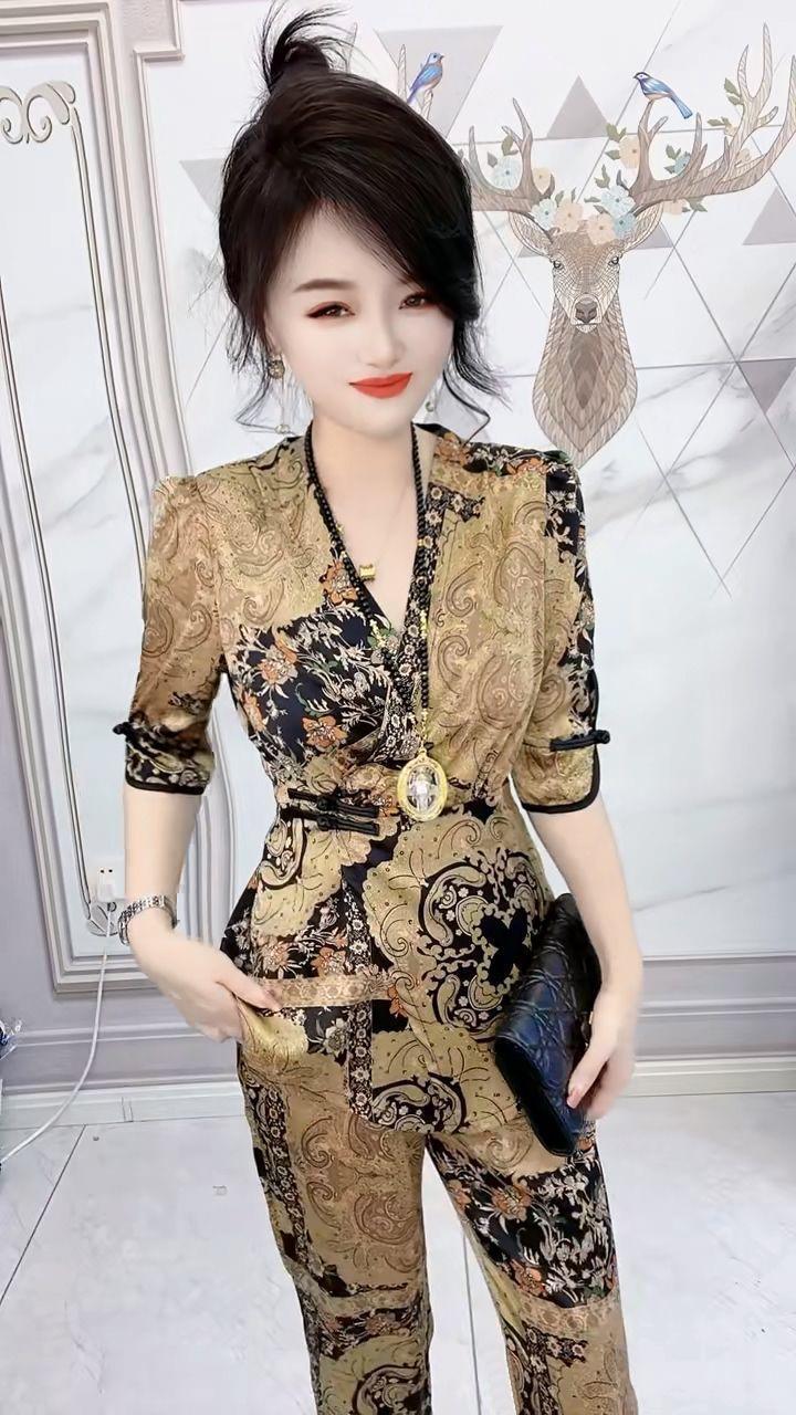 Product Introduction of Bộ Đồ Thời Trang, Hàng Mới Về Mùa Hè, Phong Cách Cổ Điển Nút Cổ Chữ V, Áo In Họa Tiết Thanh Lịch, Quần Ống Rộng, Bó Sát, Bộ Hai Mảnh 14