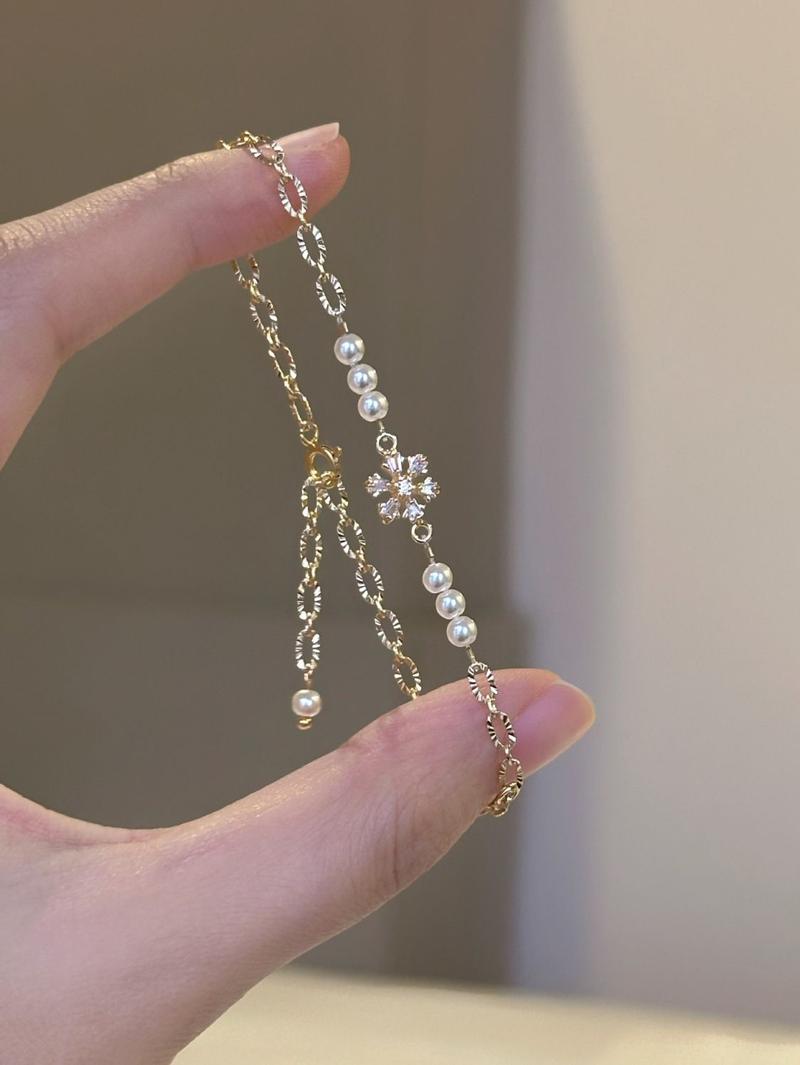 Product Introduction of Vòng Tay Ngọc Trai Zircon Bông Tuyết, Thiết Kế Tối Giản, Thích Hợp Cho Mùa Thu Và Mùa Đông, Độc Đáo, Cao Cấp, Tongqin, Nhẹ Nhàng Và Tinh Tế, Phong Cách Thanh Lịch, Dành Cho Nữ 3