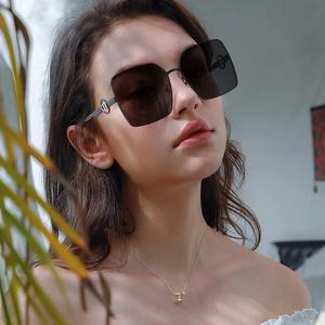 แว่นกันแดดผู้หญิง, ความรู้สึกระดับไฮเอนด์, แฟชั่นอินเทรนด์, กรอบเต็มโลหะ, ป้องกันรังสียูวี, เหมาะสำหรับผู้หญิง, 2025