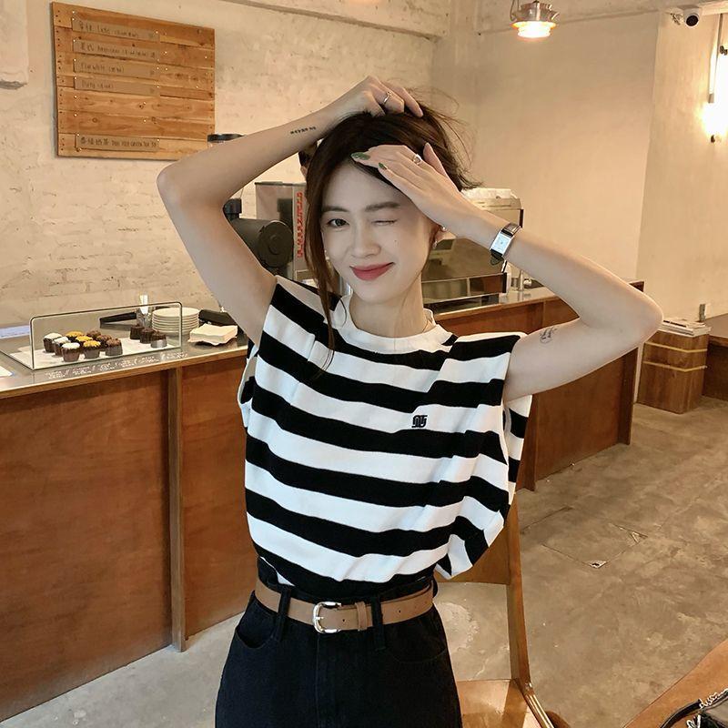 Product Introduction of Áo Thun Vest Sọc, Dành Cho Nữ, Hàng Mới Về Mùa Hè 2022, Thiết Kế Đẹp, Độc Đáo Sang Trọng, Dáng Rộng Vừa Vặn, Áo Mặc Bên Ngoài Cô Gái Nóng Bỏng, Áo Không Tay, Có Thể Mua Lại 1749 6