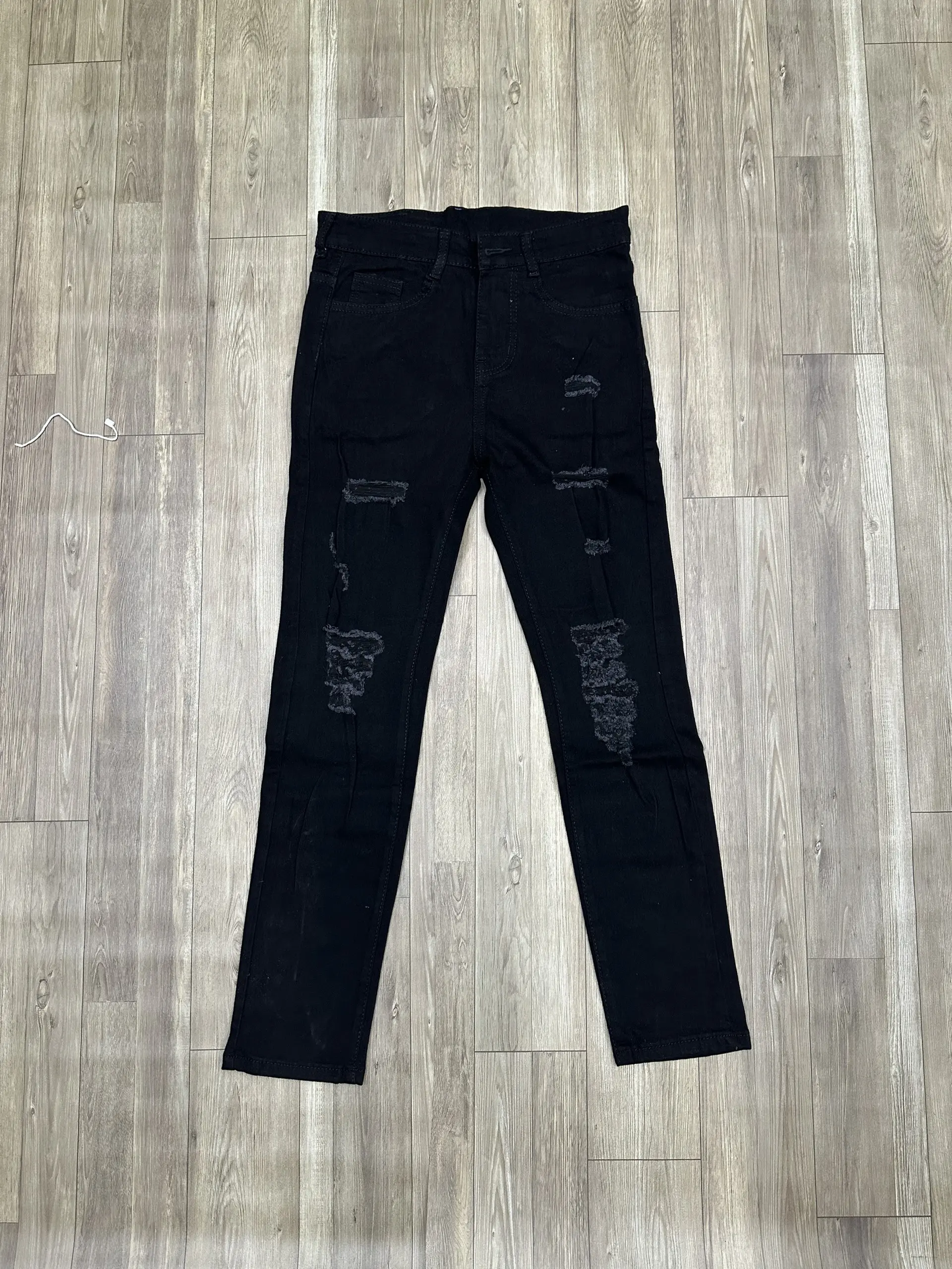 Quần jean nam màu đen rách nhiều cá tính Menswear Pants