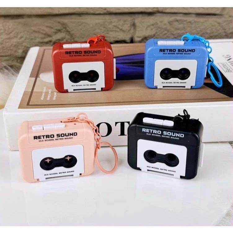 Gantungan Kunci Retro Sound Bentuk Radio / Bentuk TOA Klasik dengan Desain Kabel Kaset Rekam & Putar Suara 15 Detik Aksesoris Hadiah Hiasan Plastik ABS Kokoh - Keychain