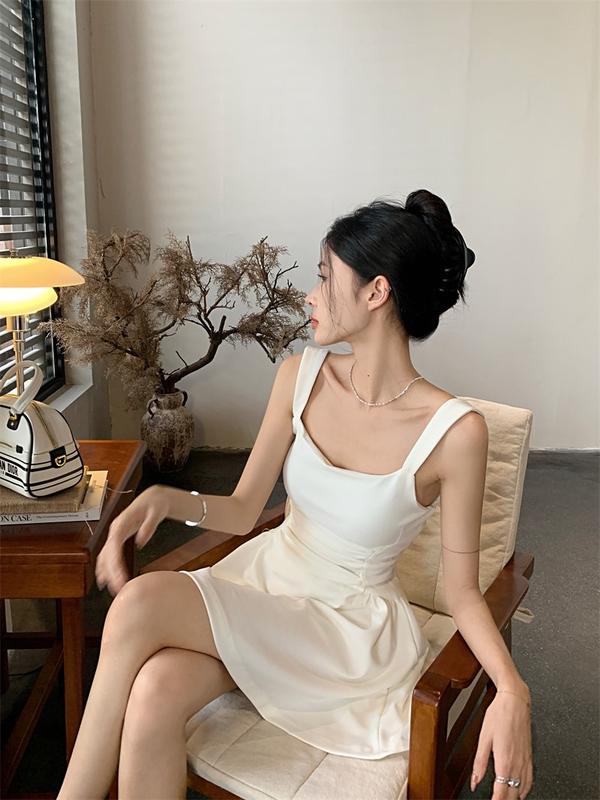Product Introduction of French Hepburn style elegant dress slim white dress WOMEN'S early spring high-grade pure waist A- line suspension dress 5