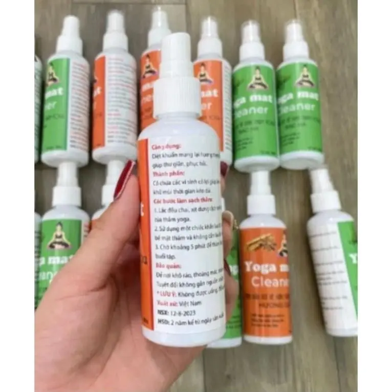 Tinh dầu vệ sinh thảm yoga, dung dịch vệ sinh thảm tập yoga, nước lau thảm yoga dung tích 100ml Làm Sạch 3