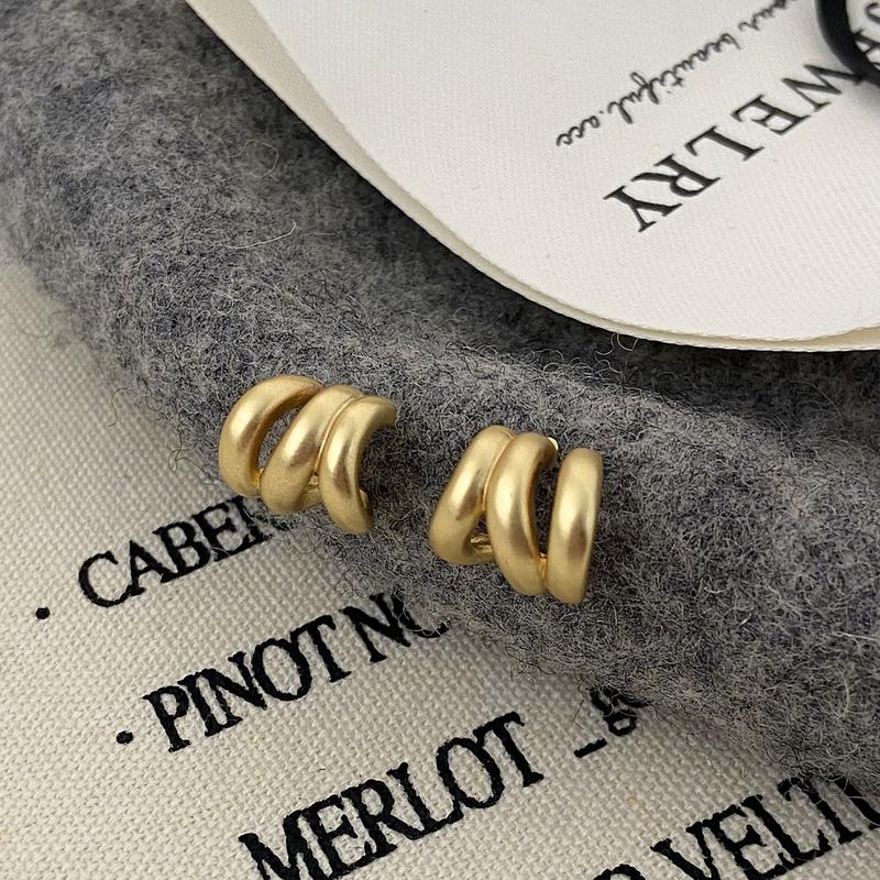 Product Introduction of Earrings Light Luxury High-Grade Earrings Temperament 0123 10