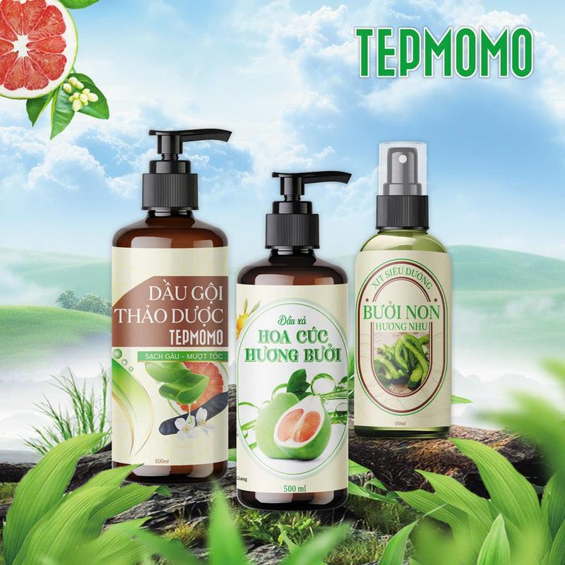 Một dầu gội thảo dược Tepmomo và một dầu xã hoa cúc hương bưởi và một xịt dưỡng toc bưởi non hương nhu