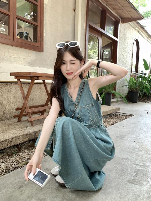 Product Introduction of Y. French Style Temperament V-neck, Vest Denim Dress Casual Womenswear 12