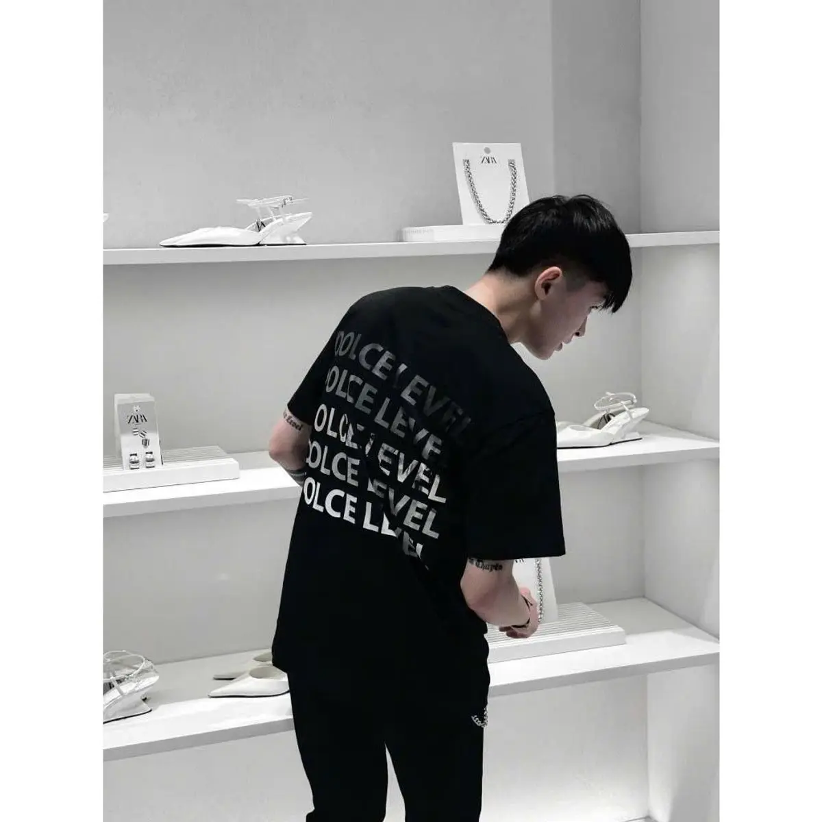 Áo phông DC  LEVE in chữ lưng tráng bạċ chất cotton thời trang boy phố hothit Menswear Cổ Tròn