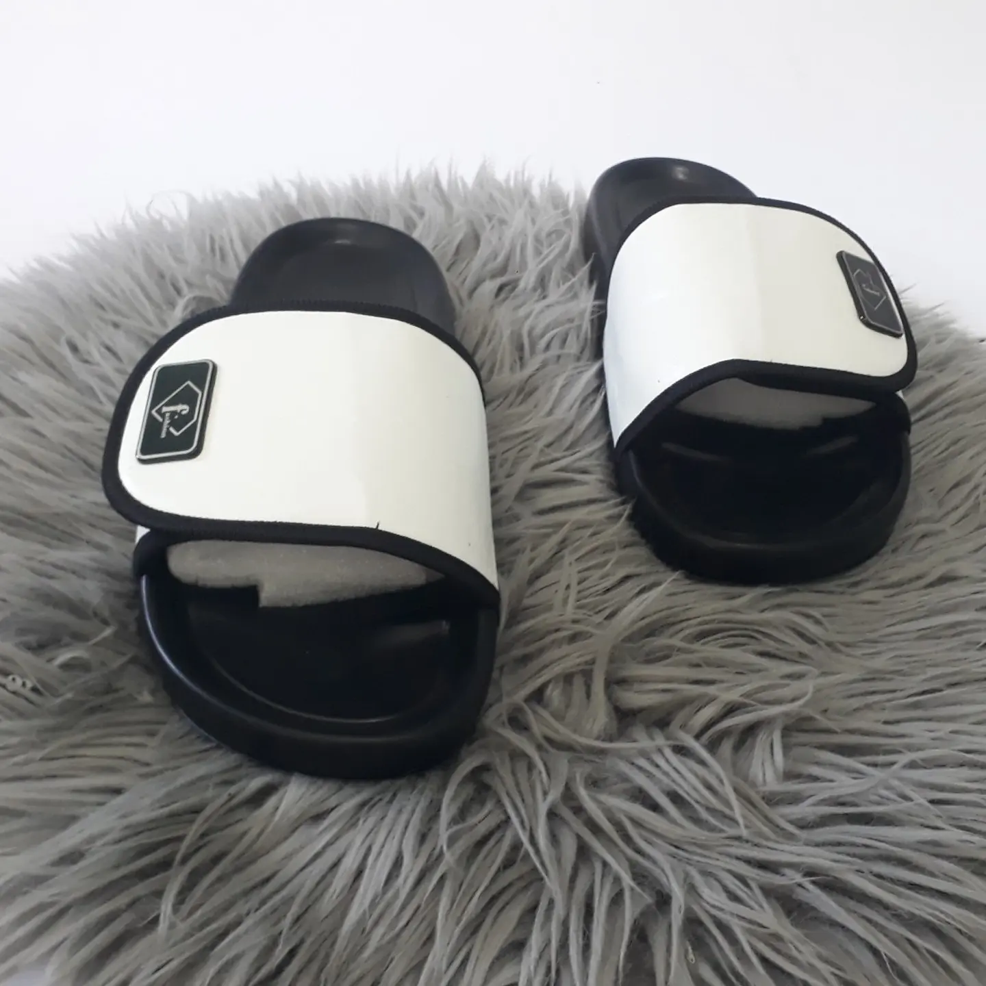 Dép nam nữ quai nhám dán mới nhất 2024 - DéP - Slipper Đế Bằng Cao Su Quai Chéo Quai Chéo