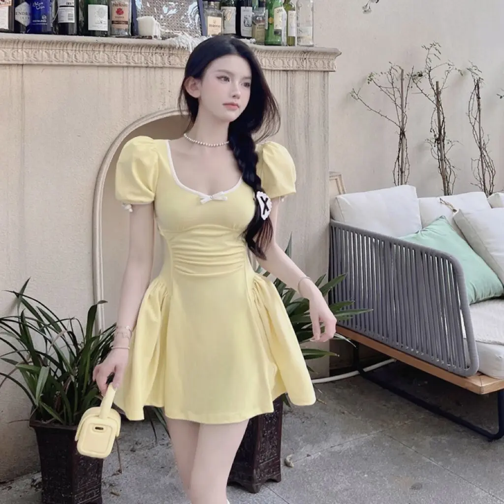 Váy Cô Gái Nóng Bỏng Ngọt Ngào Phong Cách Dễ Thương Và Gợi Cảm, Tay Phồng Màu Vàng, Cổ Chữ U, Váy Mùa Hè Cho Nữ, Eo Thon, Chữ A, Váy Ngắn