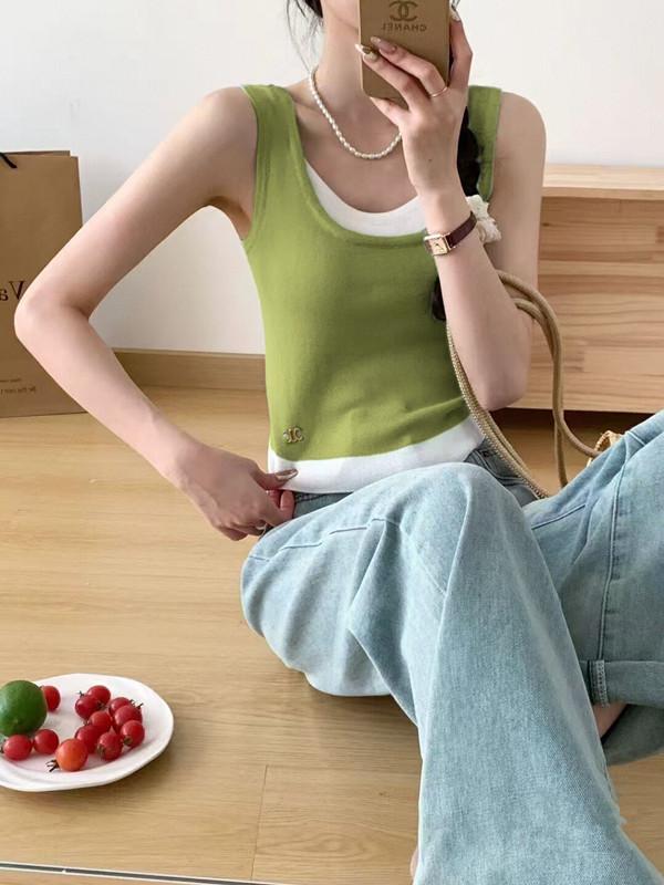 Product Introduction of Unique design sense color contrast two-piece U-neck camisole dresses back in stock in summer 2025, slim fit undershirts for women. 7