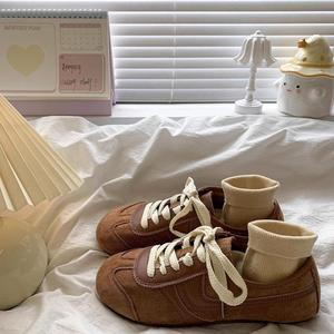 Giày Tập Luyện, Phong Cách Đức Cổ Điển Dành Cho Nữ, Thích Hợp Cho Mùa Lò Xo Và Mùa Thu, Hàng Mới Về, Giày Gump Phẳng Dễ Phối Đồ  giày của jennie   ngù  ngà