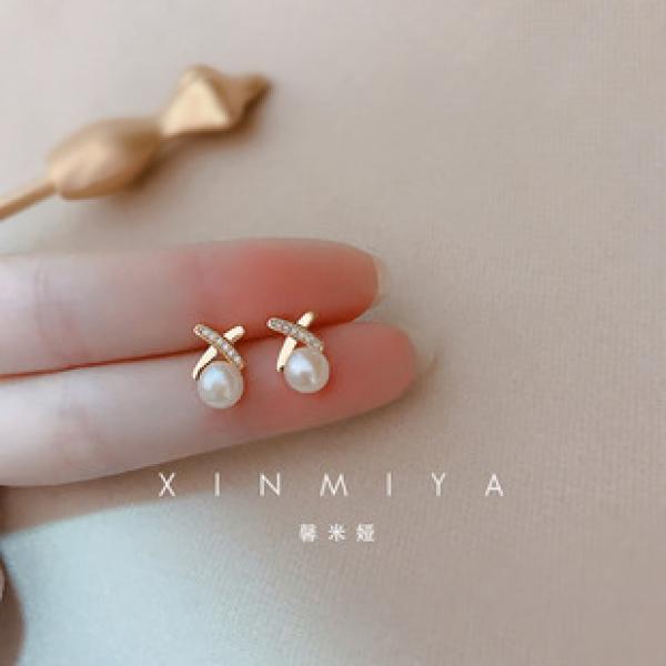 Product Introduction of S925 Silver C- Shaped Earrings Female South Korea Elegant High Sense Online Red Light Surface Ear Ring Ins Niche 2022 New Fashion 30