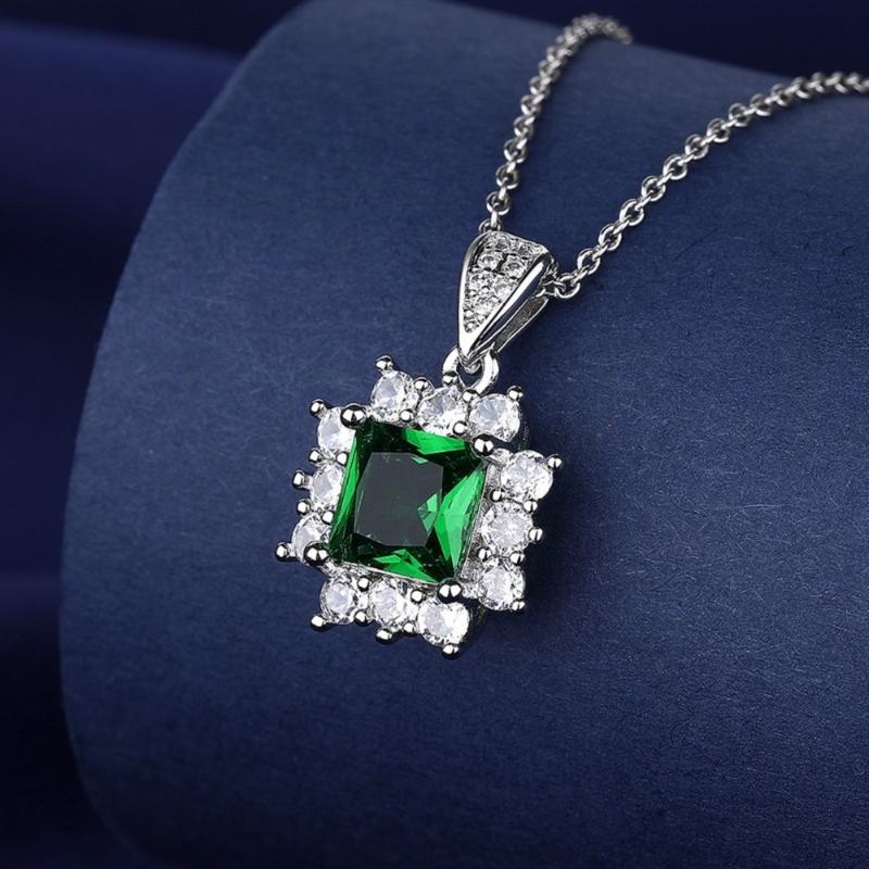 Product Introduction of [with Gra Certificate] Fashion Emerald Jewelry Set Green Ring Necklace Ear Stud 19