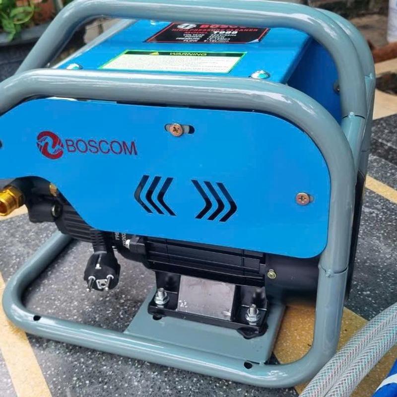 Máy rửa xe mini Boscom 988-3500w có khung bảo vệ, lý tưởng cho việc Lau Xe.