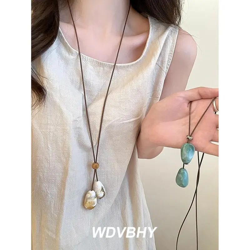 Vòng Cổ Mặt Dây Chuyền Hạt Tròn Đá Tự Nhiên Màu Xanh Lá Cây Phong Cách Trung Quốc Mới, Dây Dệt, Dành Cho Phụ Nữ, Cổ Điển Mùa Thu Đông, Thiết Kế Đẹp, Phụ Kiện Dây Chuyền Áo Len, Bán Chạy Tại Cửa Hàng