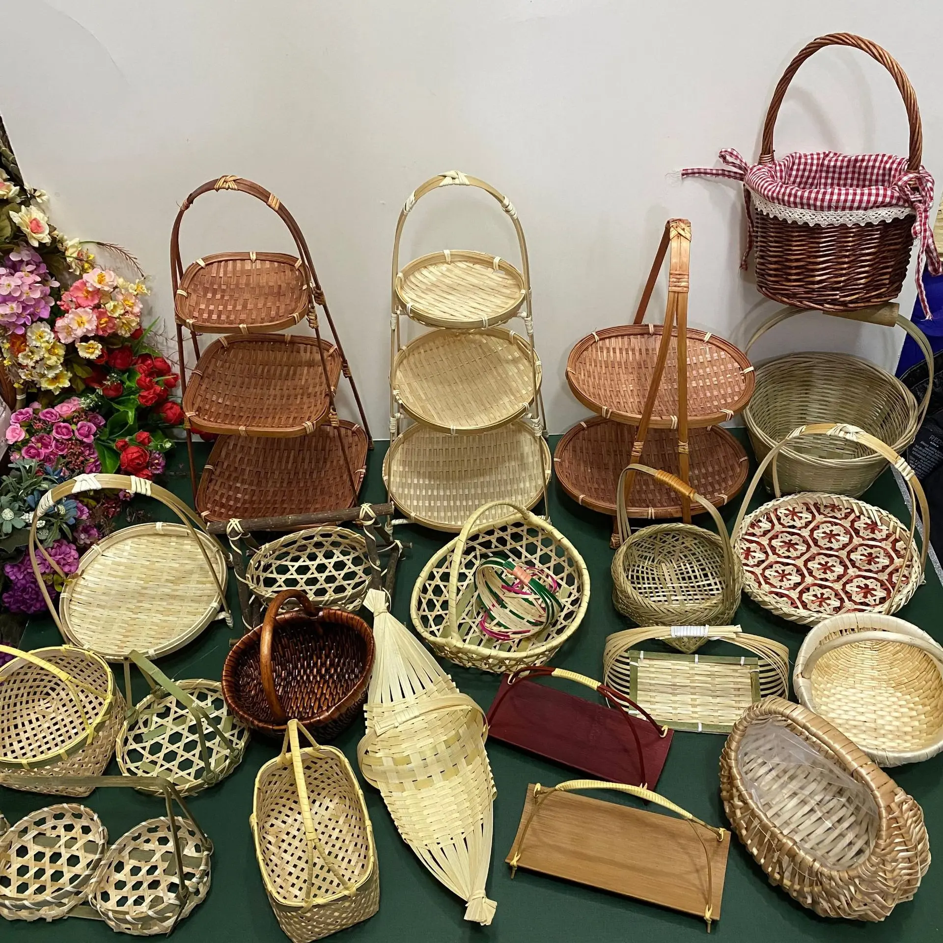 Handmade Bamboo Woven Small Basket Hotel Wedding Banquet Small Basket Pastry Candy Display Fruit Basket Bamboo Basket Bamboo Basket