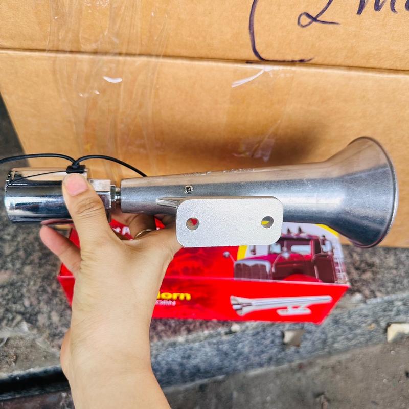 Kèn chim-kèn hơi điện áp 12/24v  gắn cho xe tải dùng cho những xe nào có hơi.Phụ Kiện