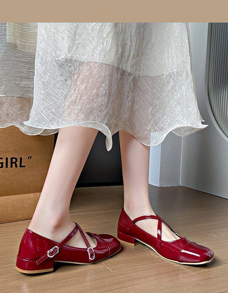 Product Introduction of French Style Silver Fairy Style Pumps Female 2025 Autumn New Retro Inner Match Match Skirt Mary Jane Shoes 4