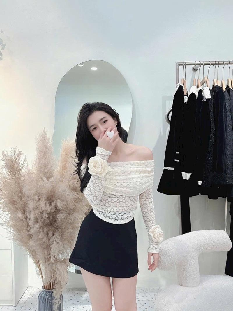 Product Introduction of Áo trễ vai ren tay hoa hot _ Áo ren trễ vai tay đính hoa sang sịn 17