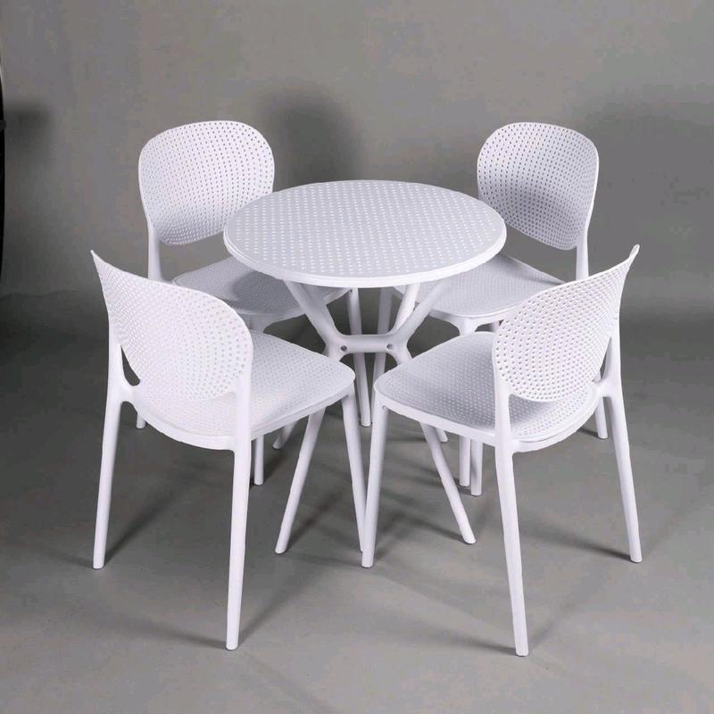 Bộ bàn ghế nhựa đúc chân đặc nguyên khối cao cấp