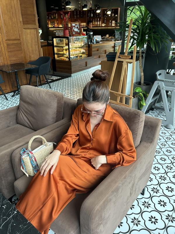  S79 SET ĐỒ NỮ QUẦN ỐNG RỘNG ÁO TAY DÀI CHẤT LỤA TÔ CHÂU KÈM BELT  Women tổng hợp các set đồ nữ đẹp - set đồ sang chảnh nữ 