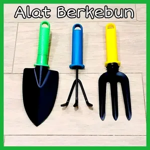 GARDEN TOOLS 3 PCS / ALAT SET BERKEBUN SEKOP GARUK TAJAK Besi Kuat Plastik