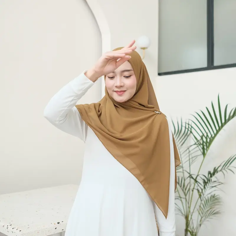 Kamila Hijab Persegi Empat ukuran 120x120 cm Ceruty Babydoll Wanita Muslim 3