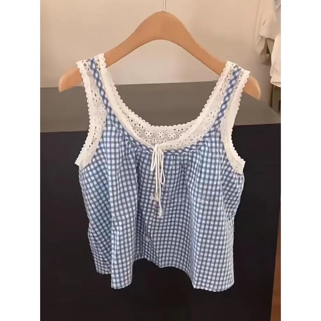 Áo Vest Kẻ Sọc, Phong Cách Pháp, Thiết Kế Kẻ Sọc Tươi Mới Buộc Dây, Khâu Ngọt Ngào, Dễ Phối Đồ, Dáng Rộng Vừa Vặn, Hai Mảnh Giả, Có Dây Đeo