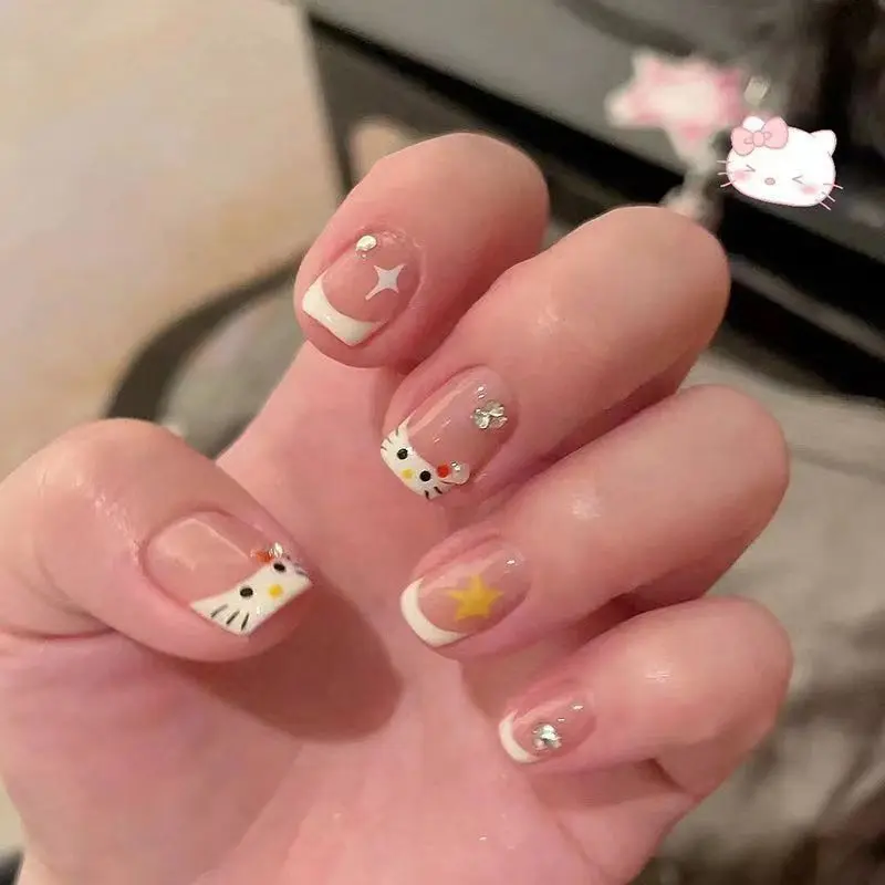 Đeo Làm Đẹp Móng Tay, Hàng Mới Về, Thiết Kế Hello Kitty Hoạt Hình, Kim Cương Trong Mảnh Vụn, Đầu Móng Tay Ngắn, Miếng Dán Móng Tay Giả Màu Nude, Có Thể Tháo Rời, Thích Hợp Cho Học Sinh, Móng Tay 2